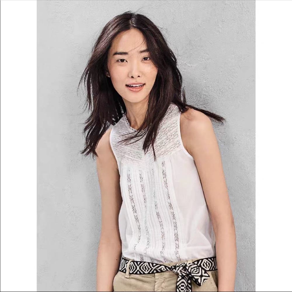 Gap embroidery white tank top size S